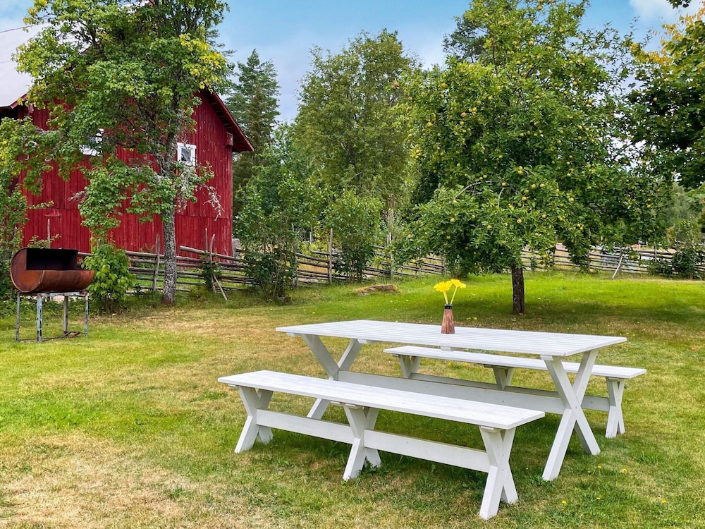 Holiday Home for 8 Guests in Sverige view 2