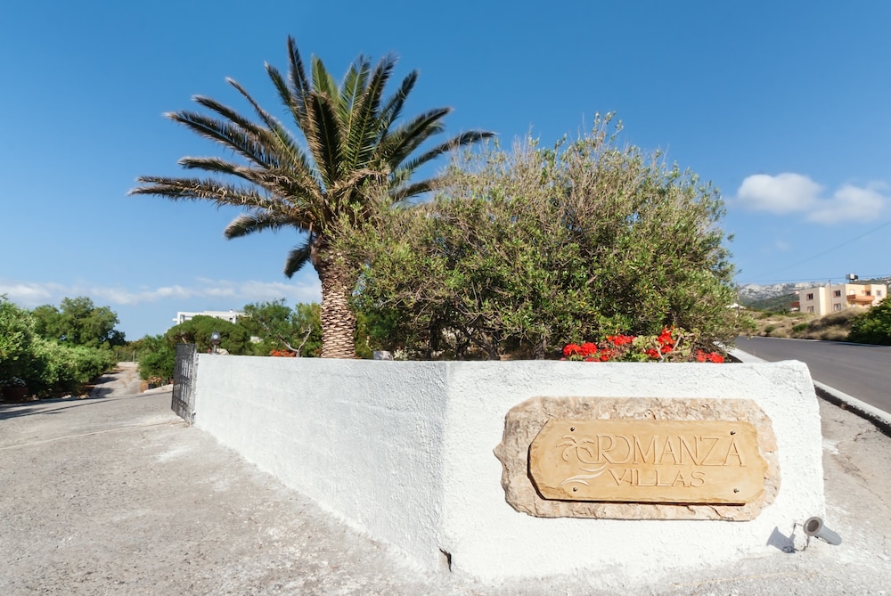 Romanza Villas