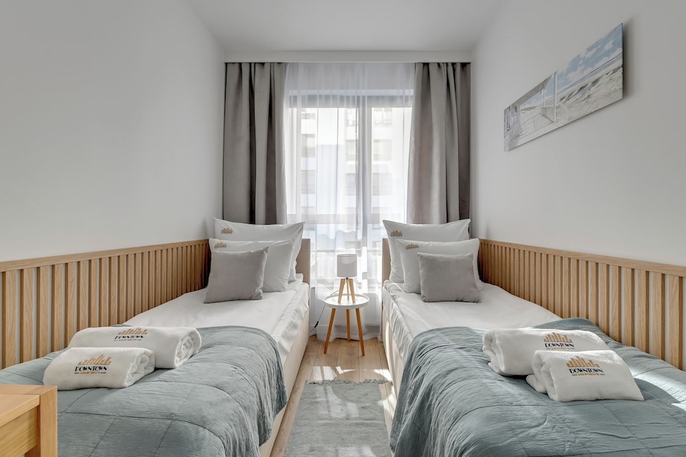Doki Living - Foodhall & Parking by Downtown Apartments