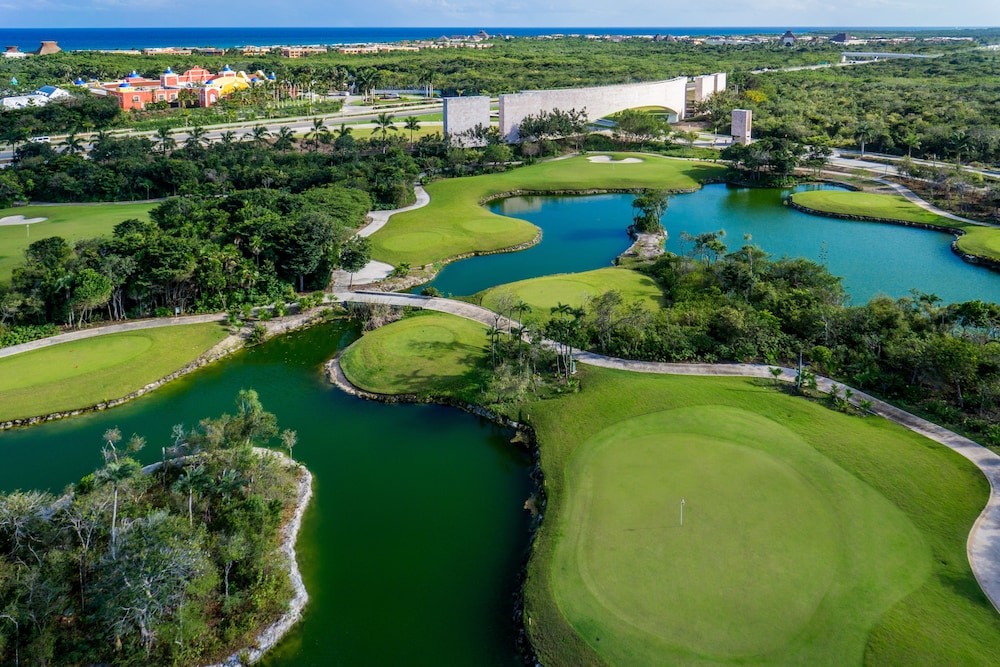 Bahia Principe Vacation Rentals - Three-Bedroom House