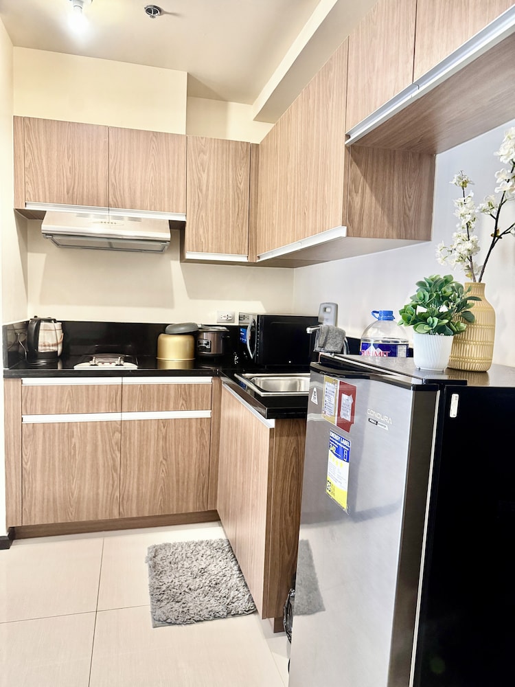 Manila Bay View - 1BR with balcony