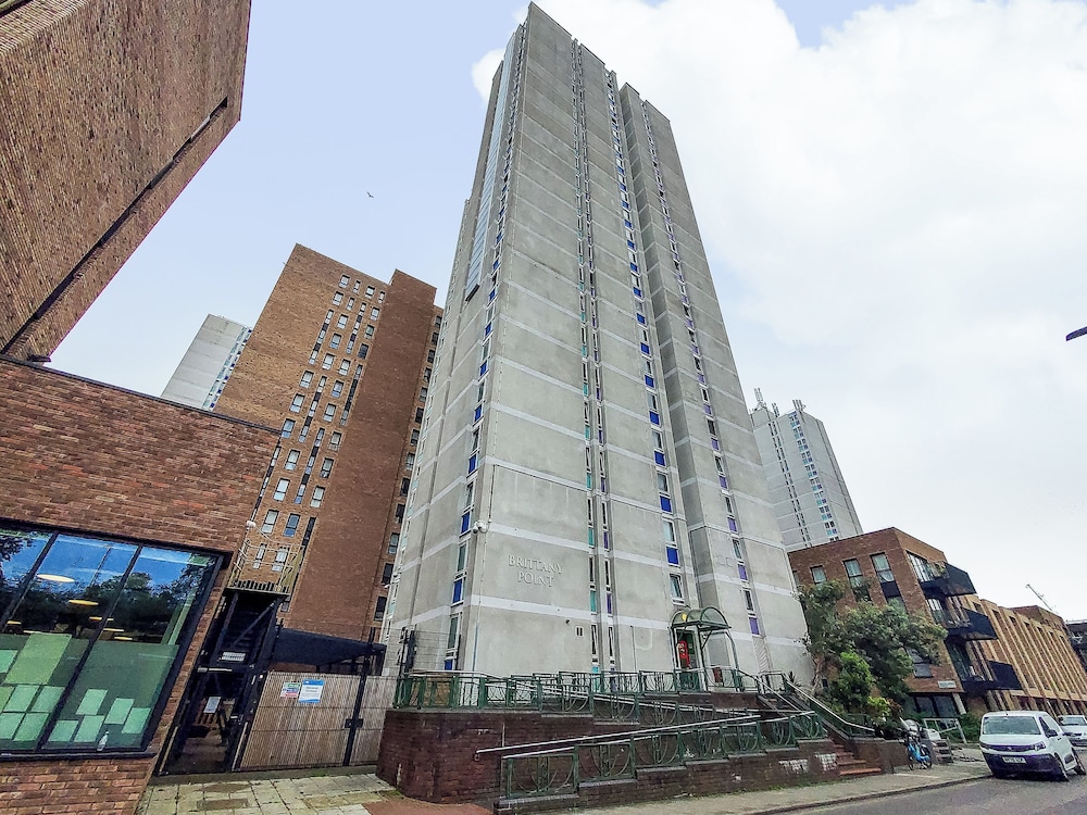 Modern Living In Stylish 3bed Flat