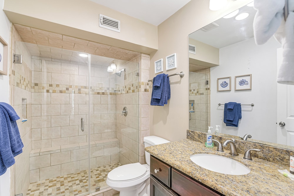 Steps to Beach: Ocean-view Galveston Condo!