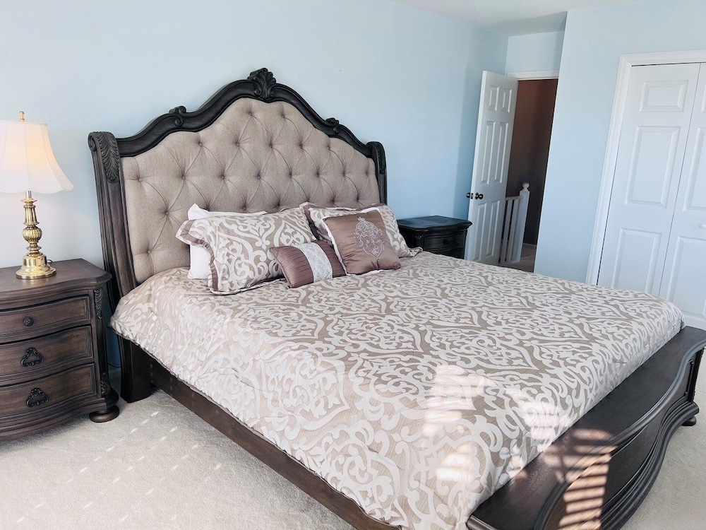 Victoria - 3 Br Home
