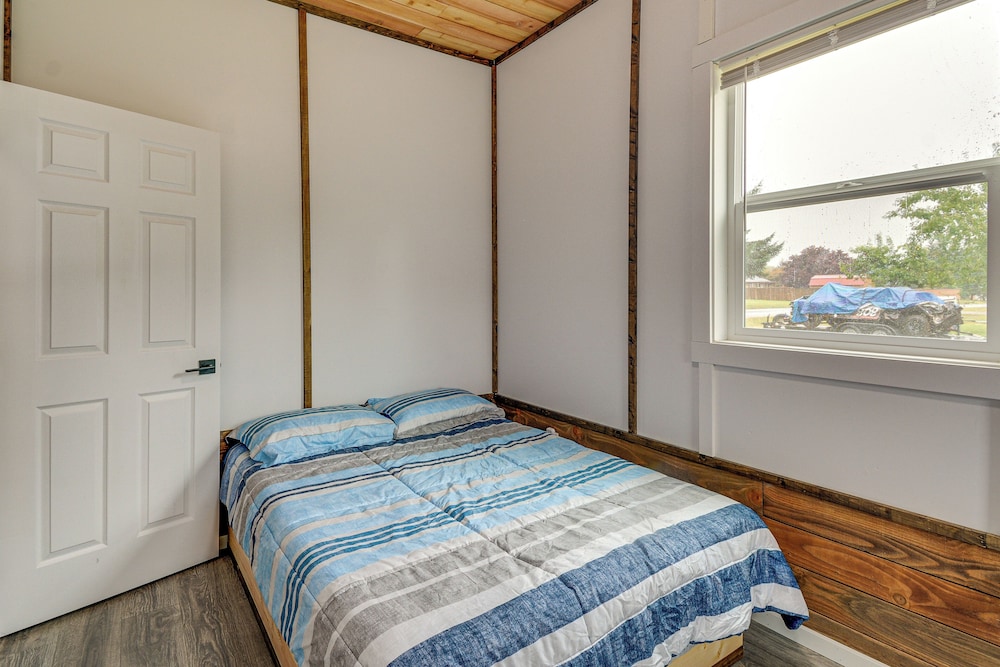 Near Twilight Sites & Scenic Hikes: Forks Apt