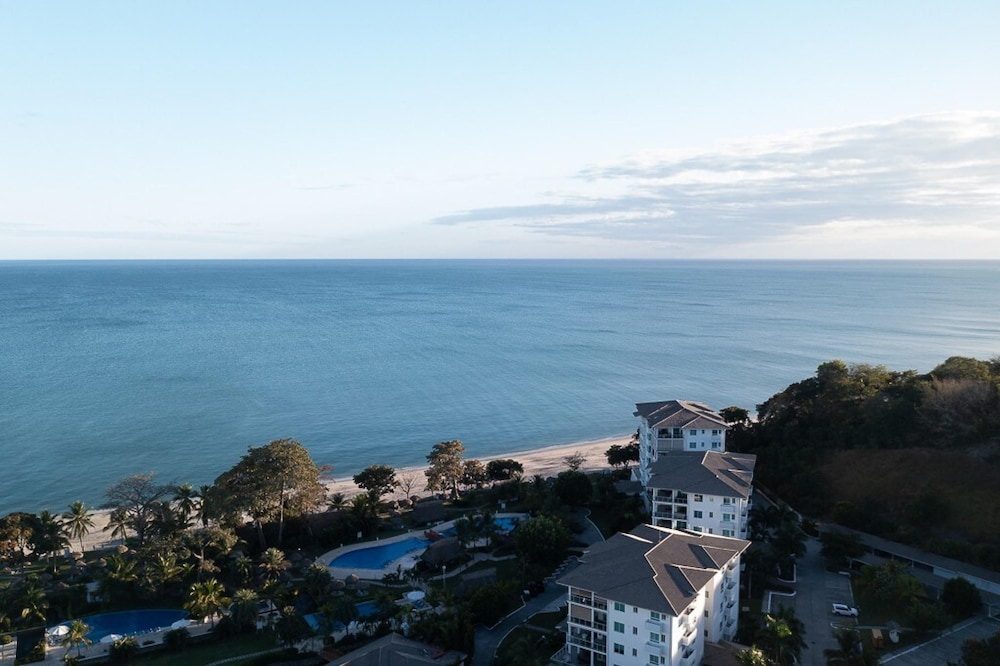 The Beach-front Condo by Acomodo Long Stay Only