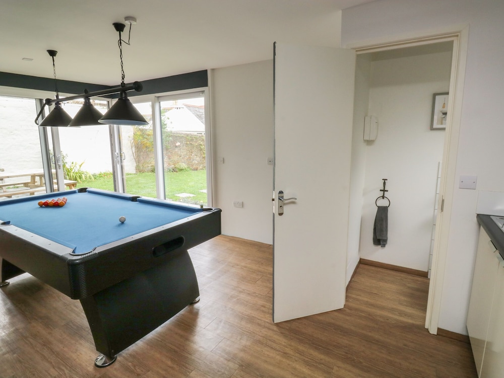 Lands House
