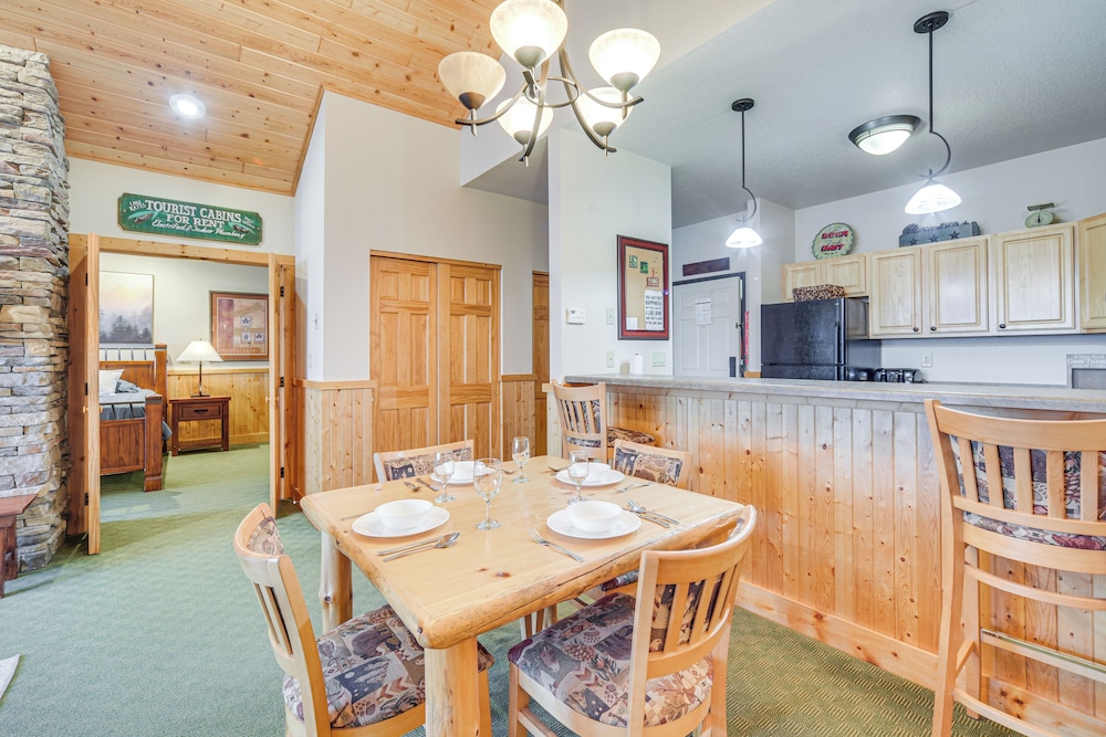 Pool & Lake Access: Northern Lakes Retreat!