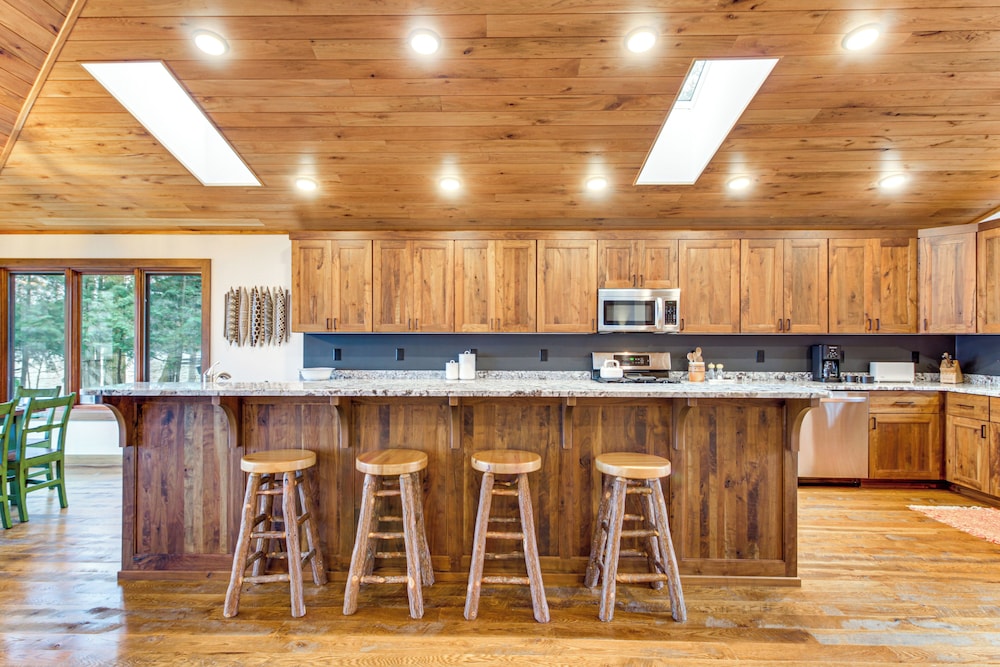 Short Drive to Itasca State Park - Waterfront Home