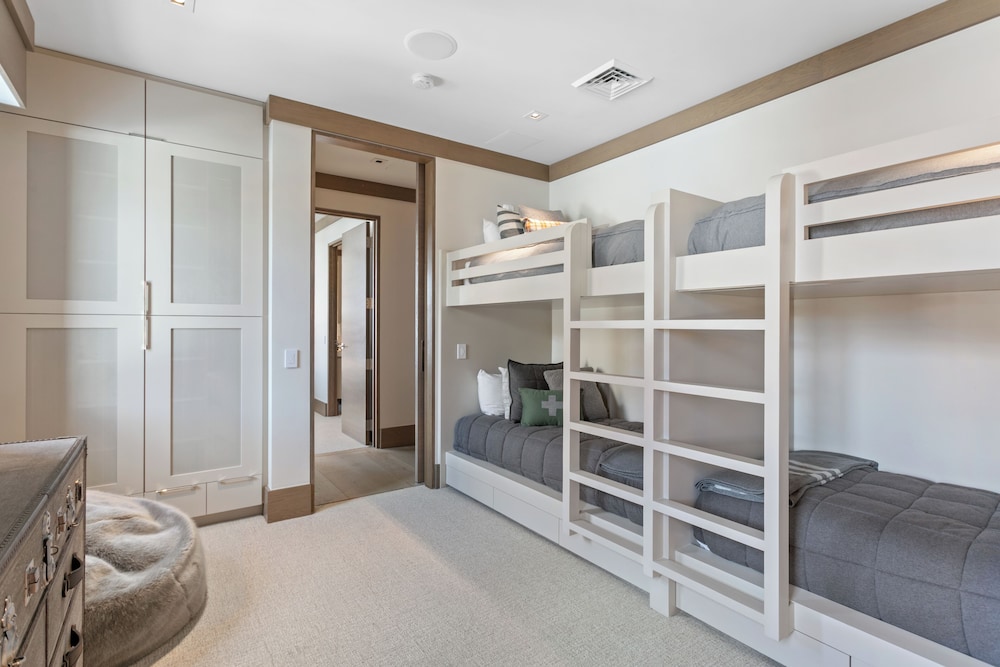 The Residences at The Tower-3 Bedroom Deluxe #6 3 Condo