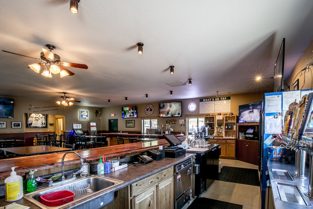 Sportsmans Lodge