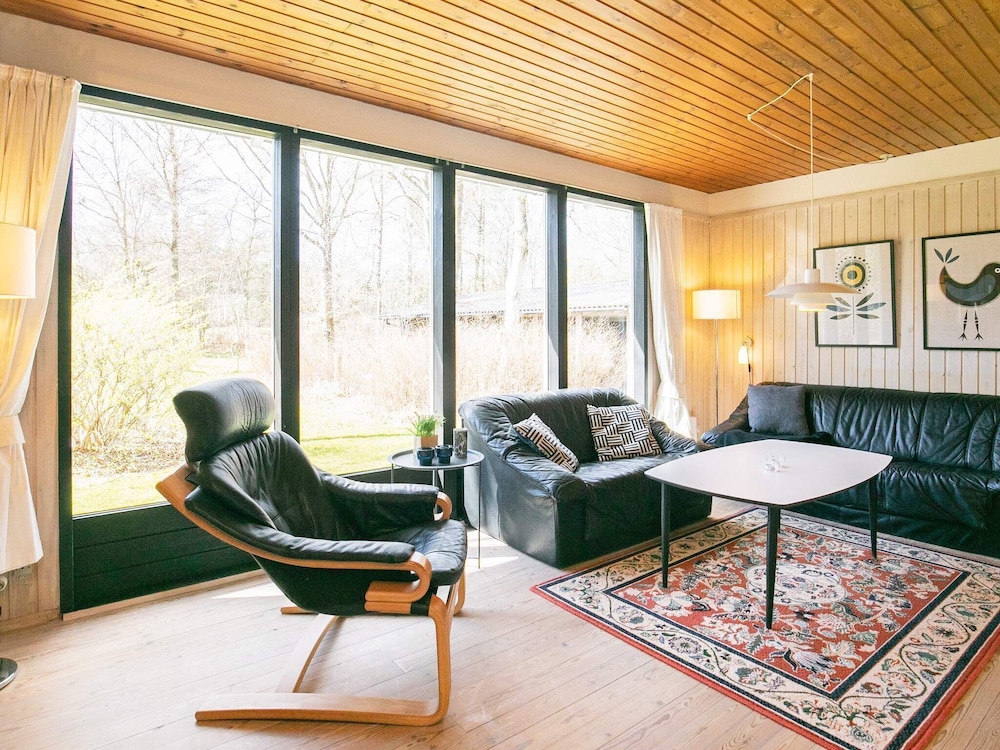Gorgeous Holiday Home in Blåvand Jutland With Terrace view 4