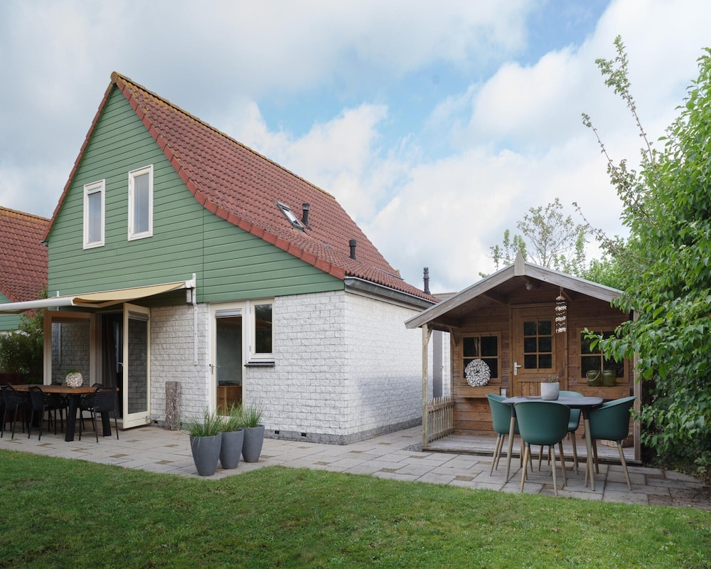Holiday Home in Quiet Park With Garden
