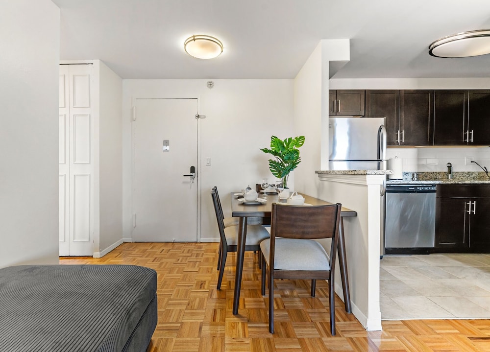 Furnished Apartment Near Longwood