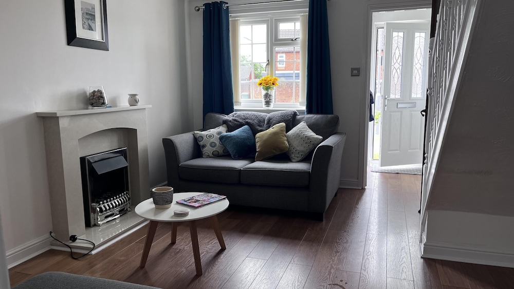 Stockton-on-tees - 2 Beds - Pet Friendly - Parking