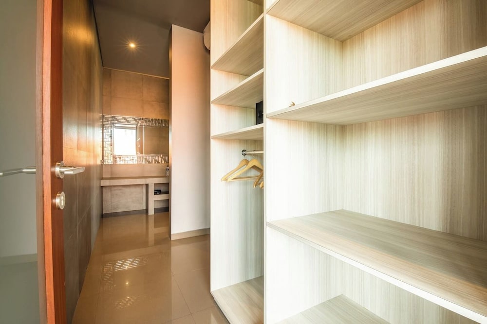 Exquisite 5BR Villa: Premier Luxury in Seminyak