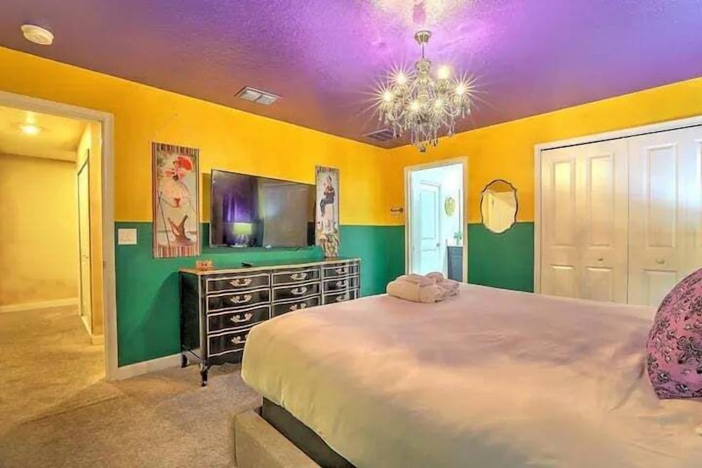 Let's Glo Now Adventure Cove Villa 4 Bedroom Townhouse