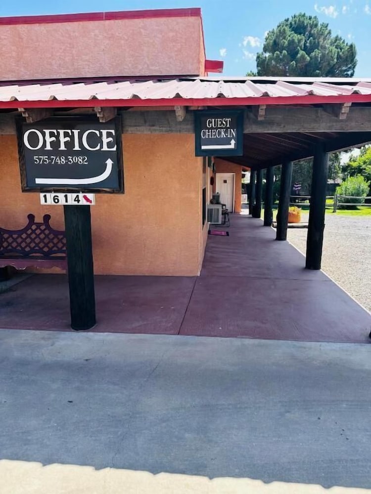 Adobe Rose Inn