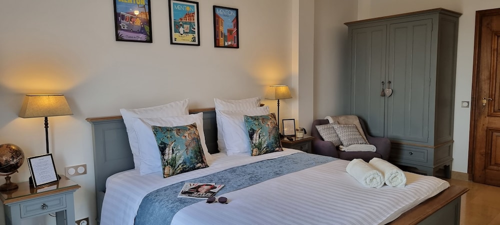 Loup Castel Boutique Hotel B&B view 4