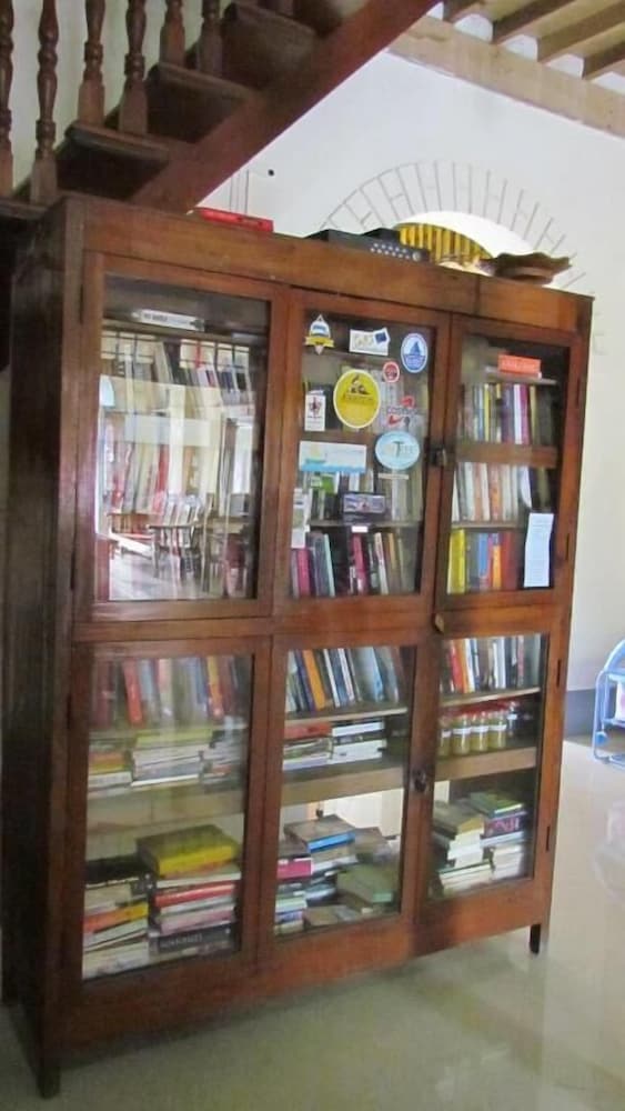 Mr. Charles Guest House - Hostel