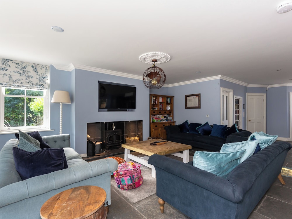 Vallis Oak Villa