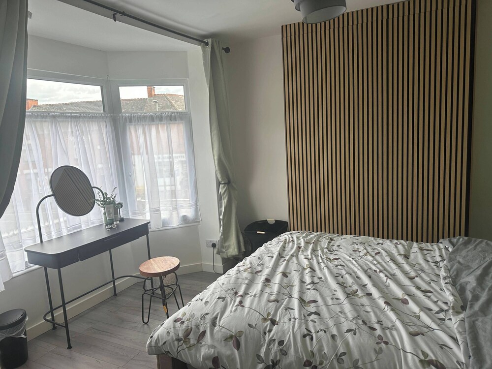 Green Lane 1-bed Apartment - Sleeps 4 & Pets Ok