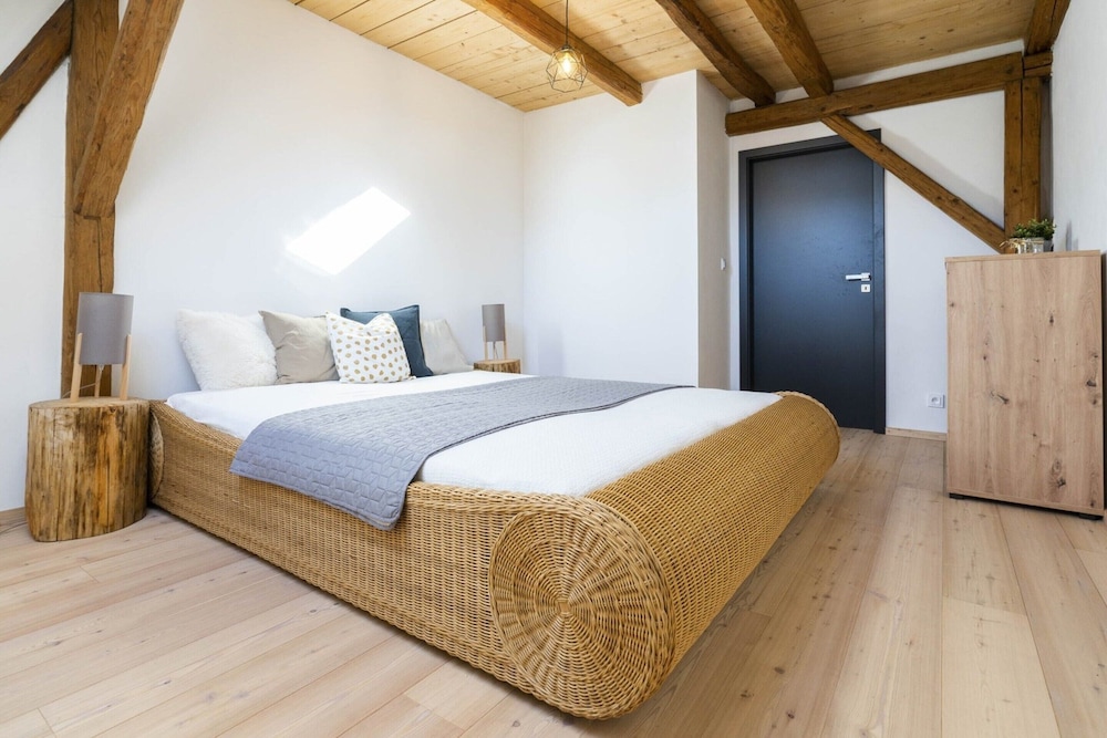 Villa in Rudnik With Private hot tub