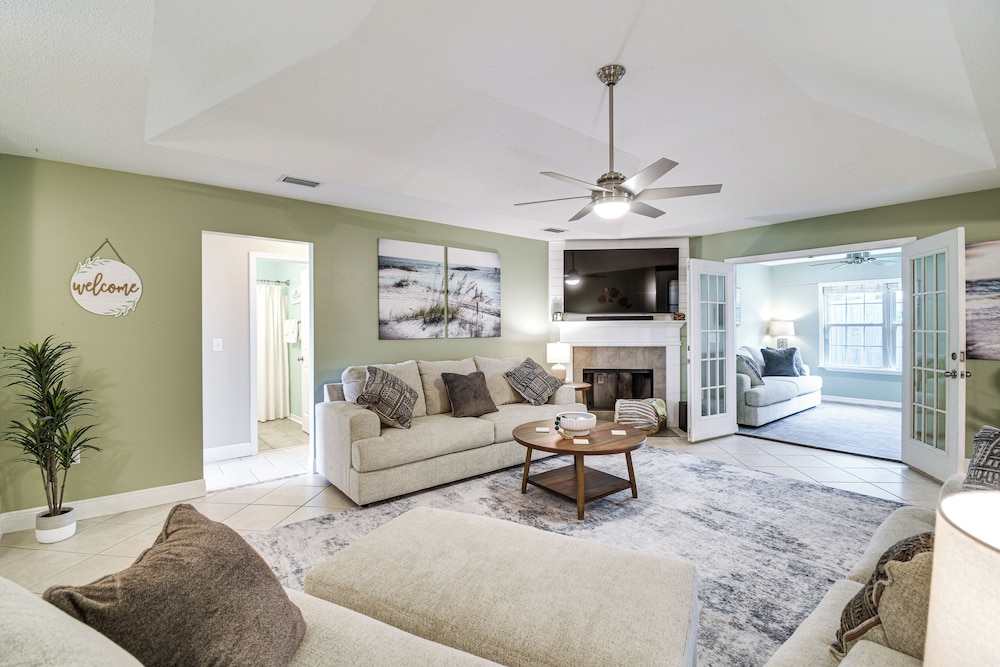 5 Mi to Gulf Beaches: Coastal Alabama Home