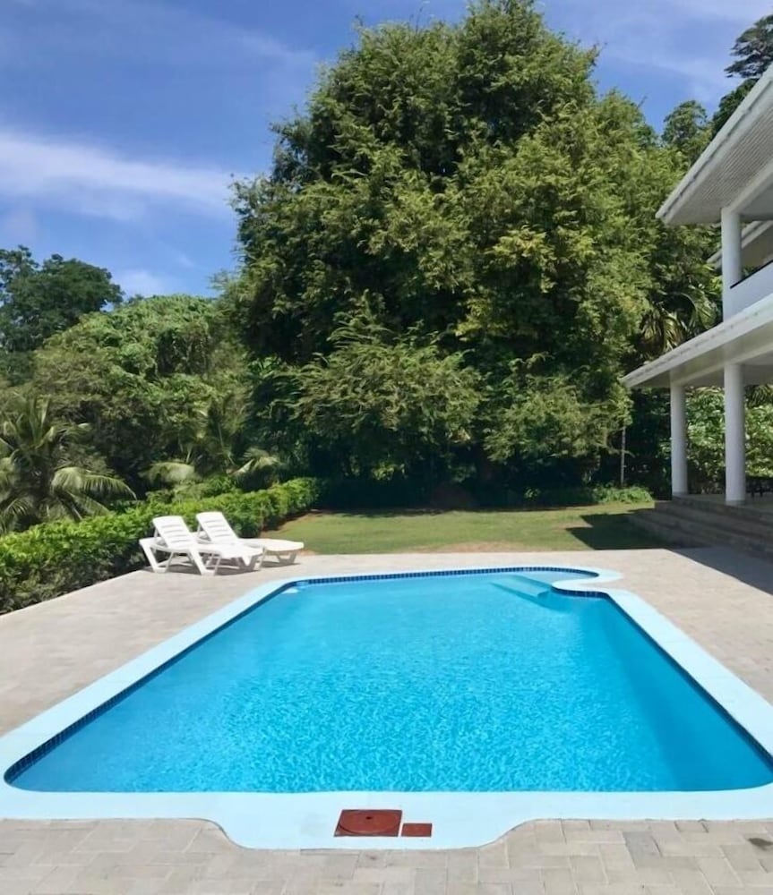 Blue Horizon Villas photo 2