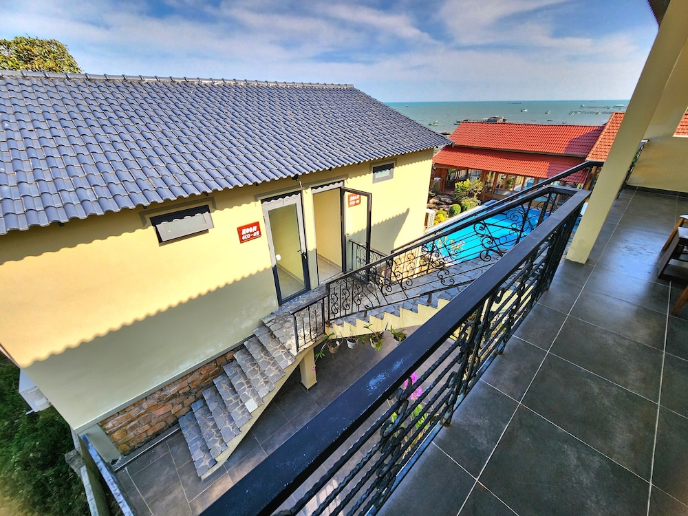Sunny Shore Resort