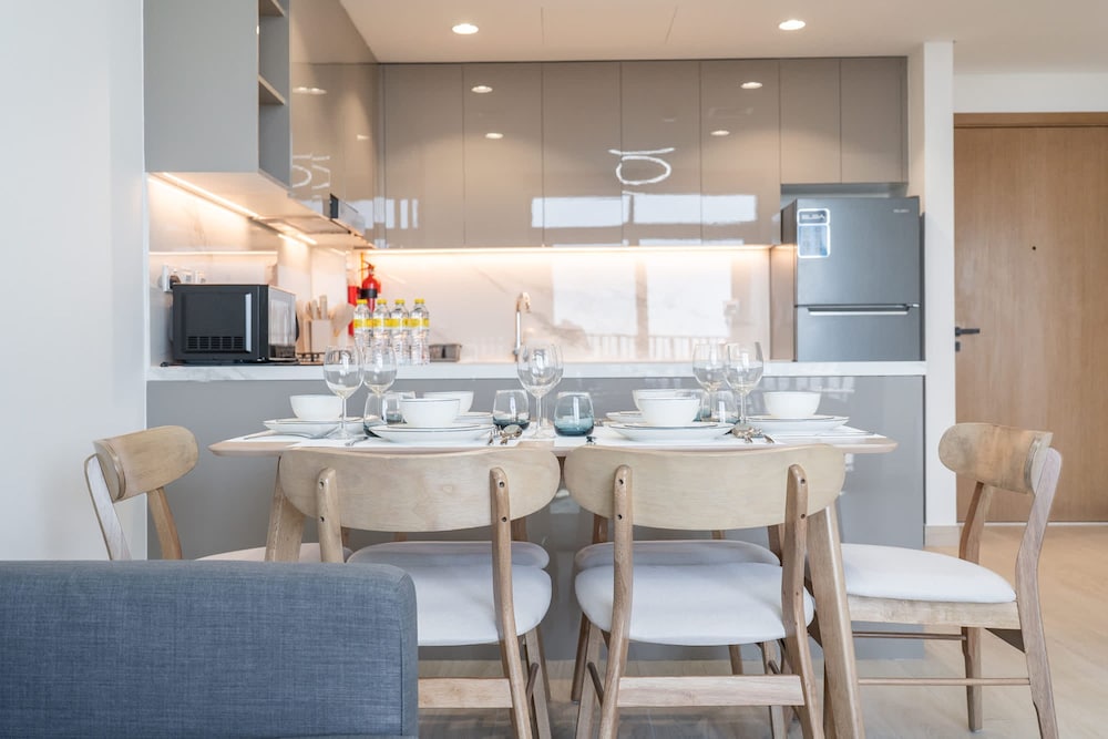 Modern and Peaceful 2 Bedroom in Amber by Azizi