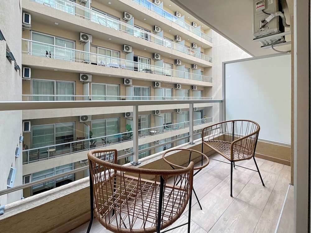 Ayres Suites Moreno