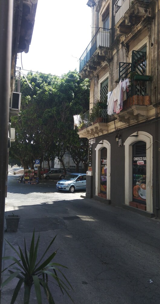 Dante Rooms