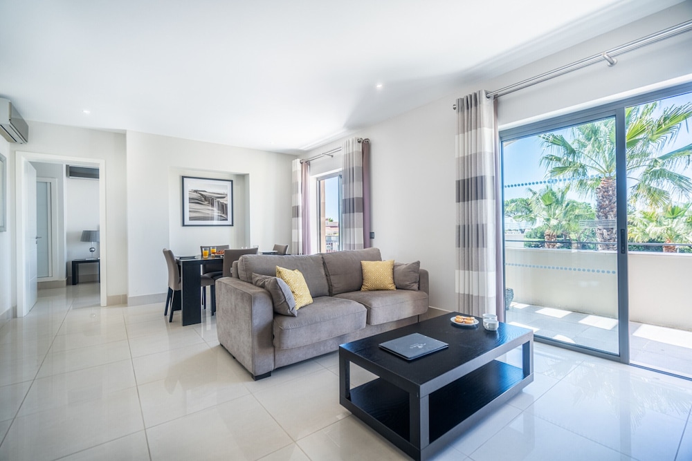 Vilamoura Pine Hills With Pool by Homing