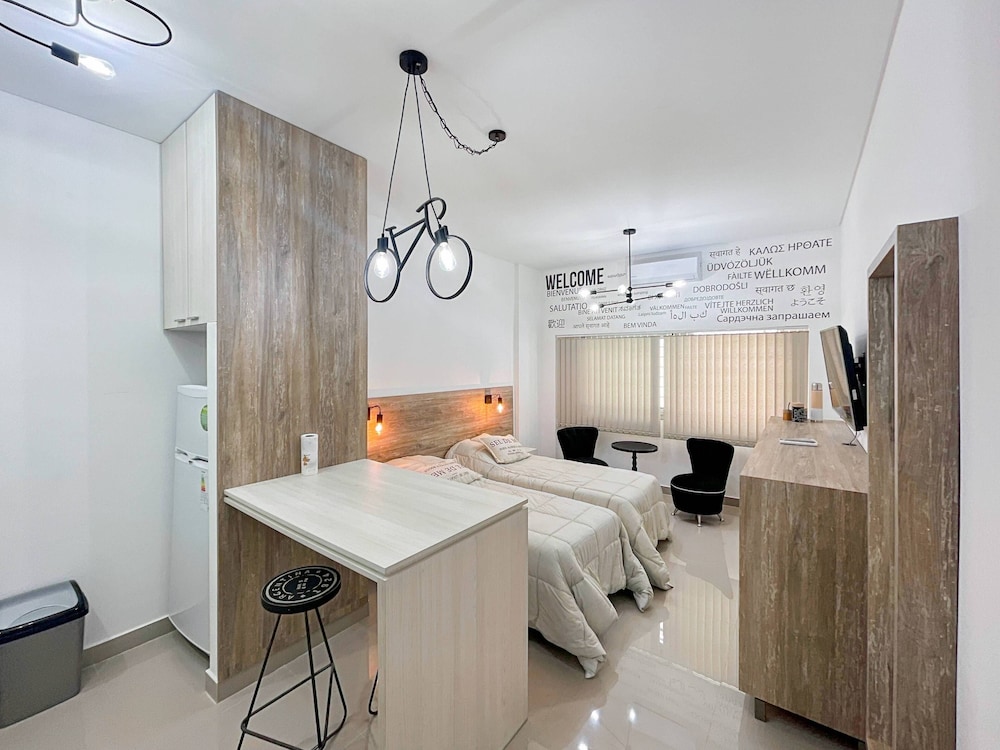 Ayres Suites Moreno