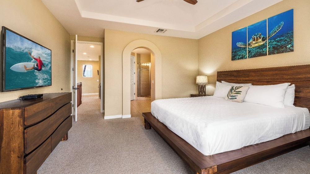 Spacious Ground Floor End Unit - Walk to Beach & Shopping - Vrkcv