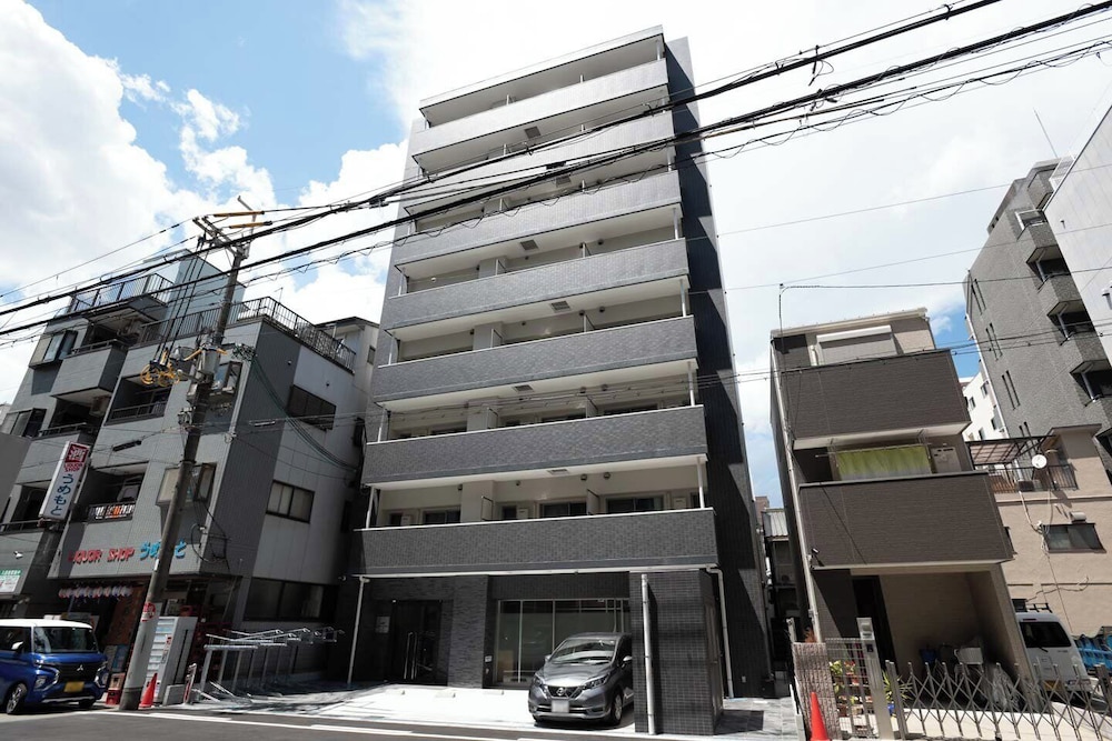 Art Shin-Osaka West