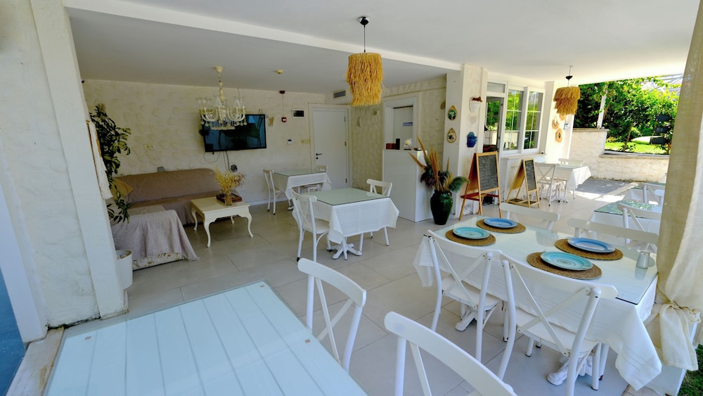 Lavinia Garden Alaçatı - Image 73