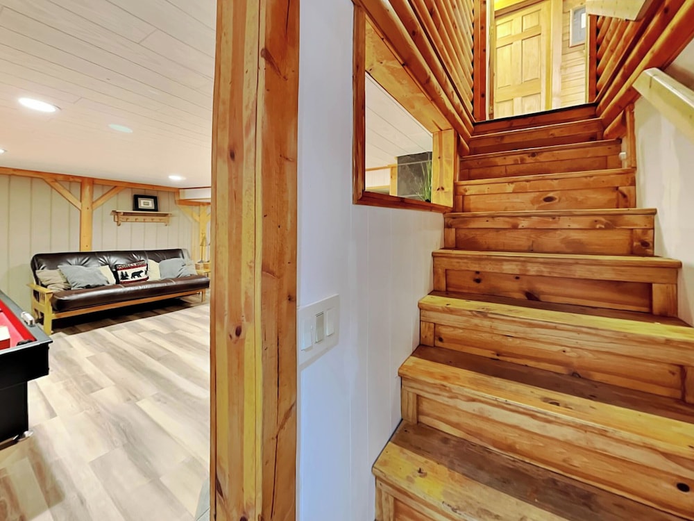 Cozy Cabin by Taylor Made Deep Creek