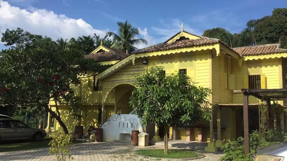 Bagas Zakariah Orchard Lodge