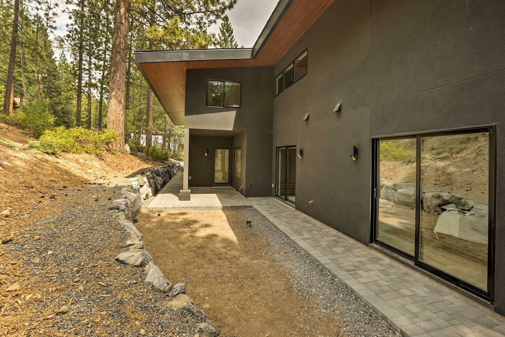 Lake Tahoe Vacations - Sleek Spacious Incline Village Hideaway! - Property Image 2
