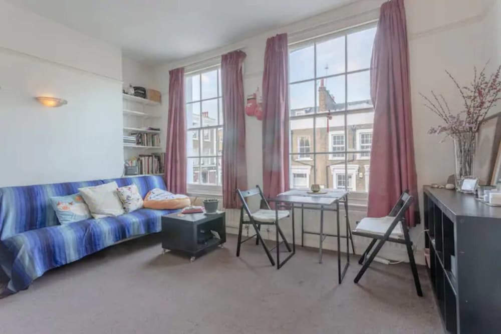 Lovely Victorian Flat for 6 in Stoke Newington