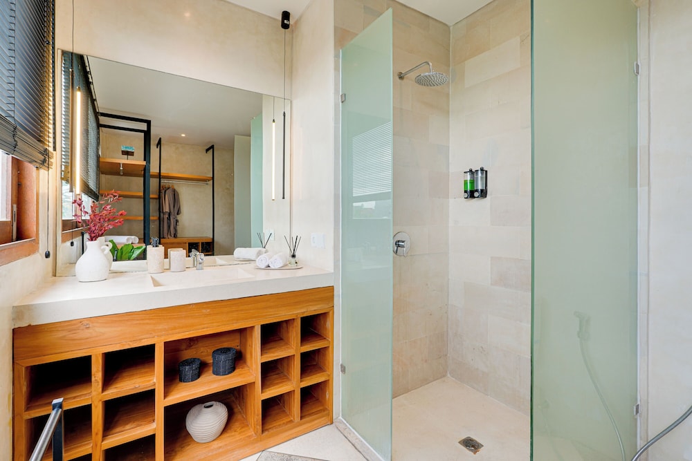 Stylish Canggu Apartment near Berawa Beach