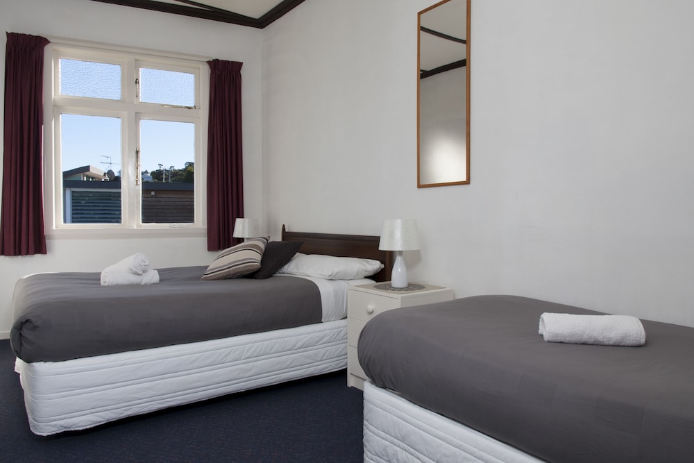 Moana Lodge - Guest House