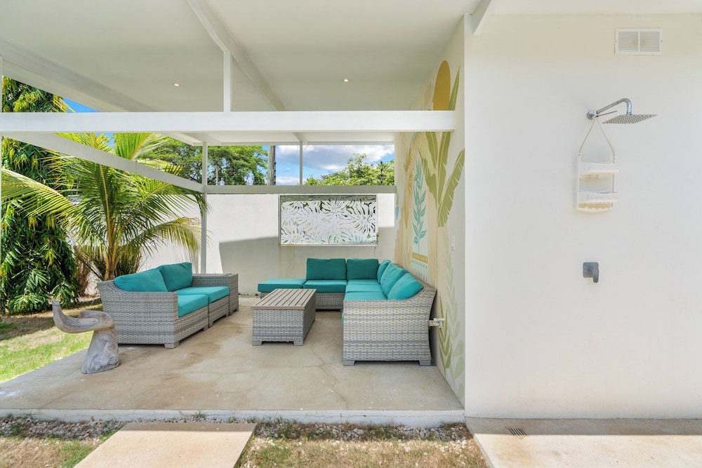 Sprawling Modern Property with a Tranquil Outdoor Living Space, swimming pool, and a private Casita