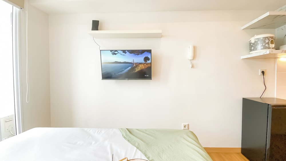 New and Homey Studio at Floor 35th Tokyo Riverside PIK 2 Apartment