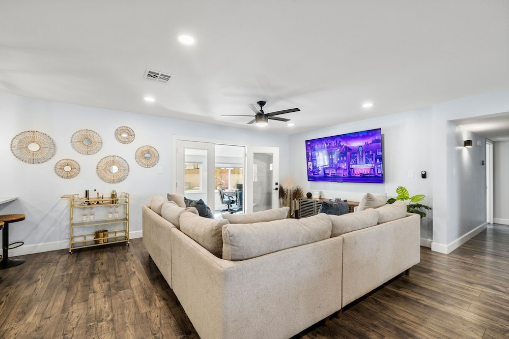 Desert Oasis Retreat Pool Spa Gameroom