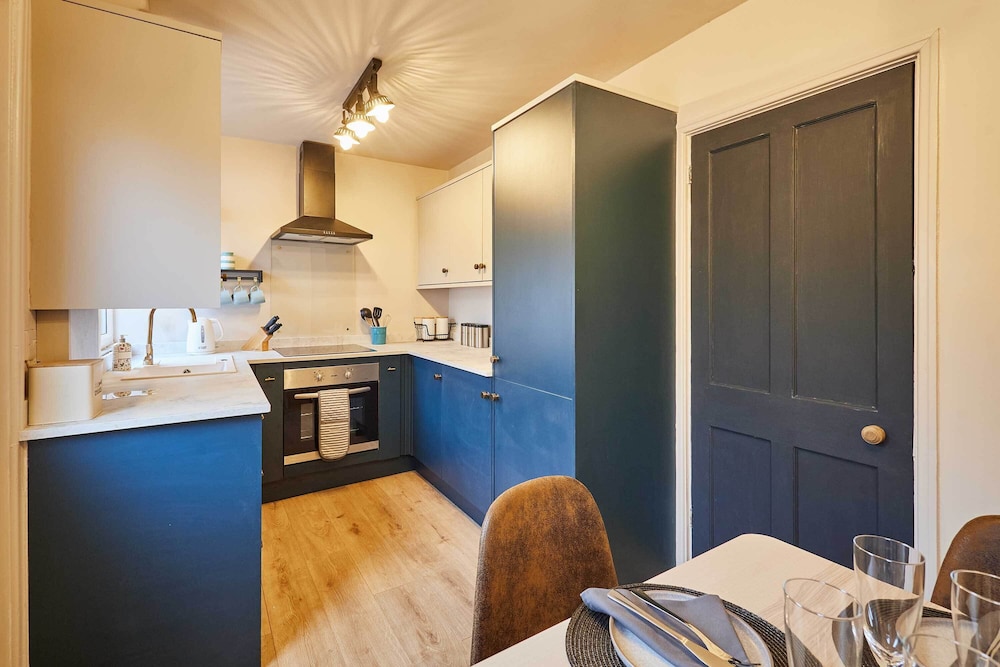 Host Stay Daisy Cottage