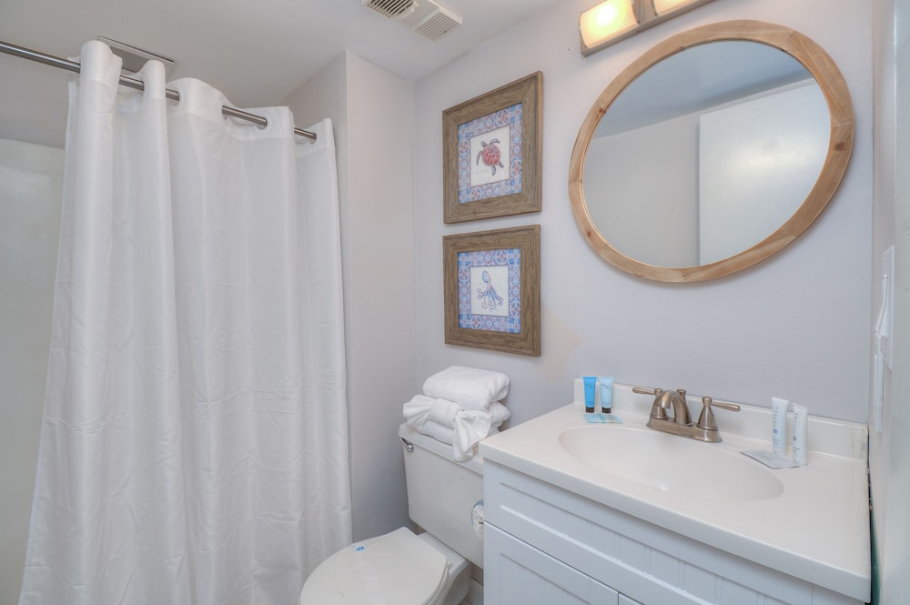 The Palace Resort by Elliott Beach Rentals