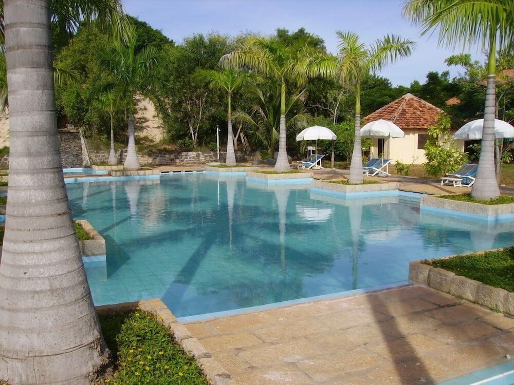 River Ray Estates